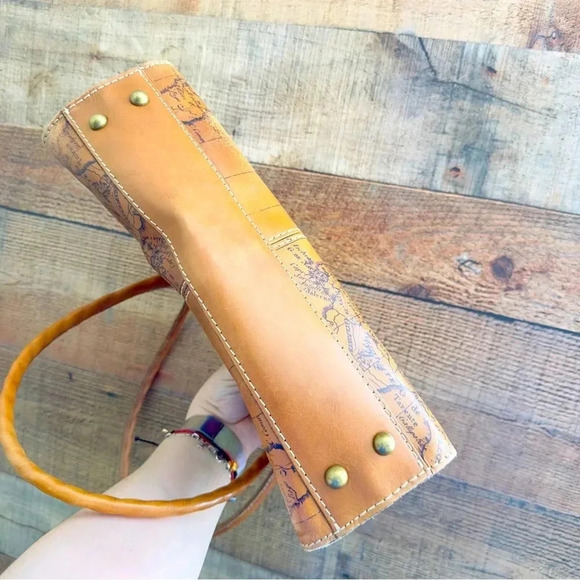 Patricia Nash Rienzo Signature Map Satchel - Picture 12 of 15